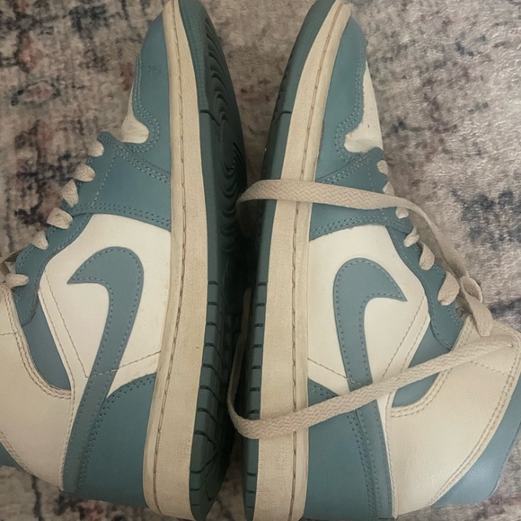Nike blue size 6.5 kids Jordan 1s - Picture 4 of 5